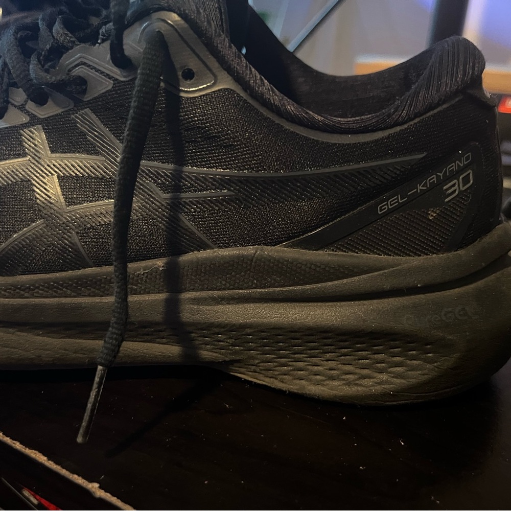 ASICS women’s Black Running Shoes - Picture 3 of 7